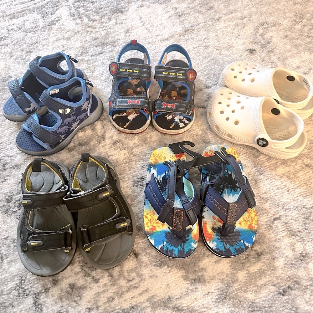 6c and 7C shoes 5 PAIRS